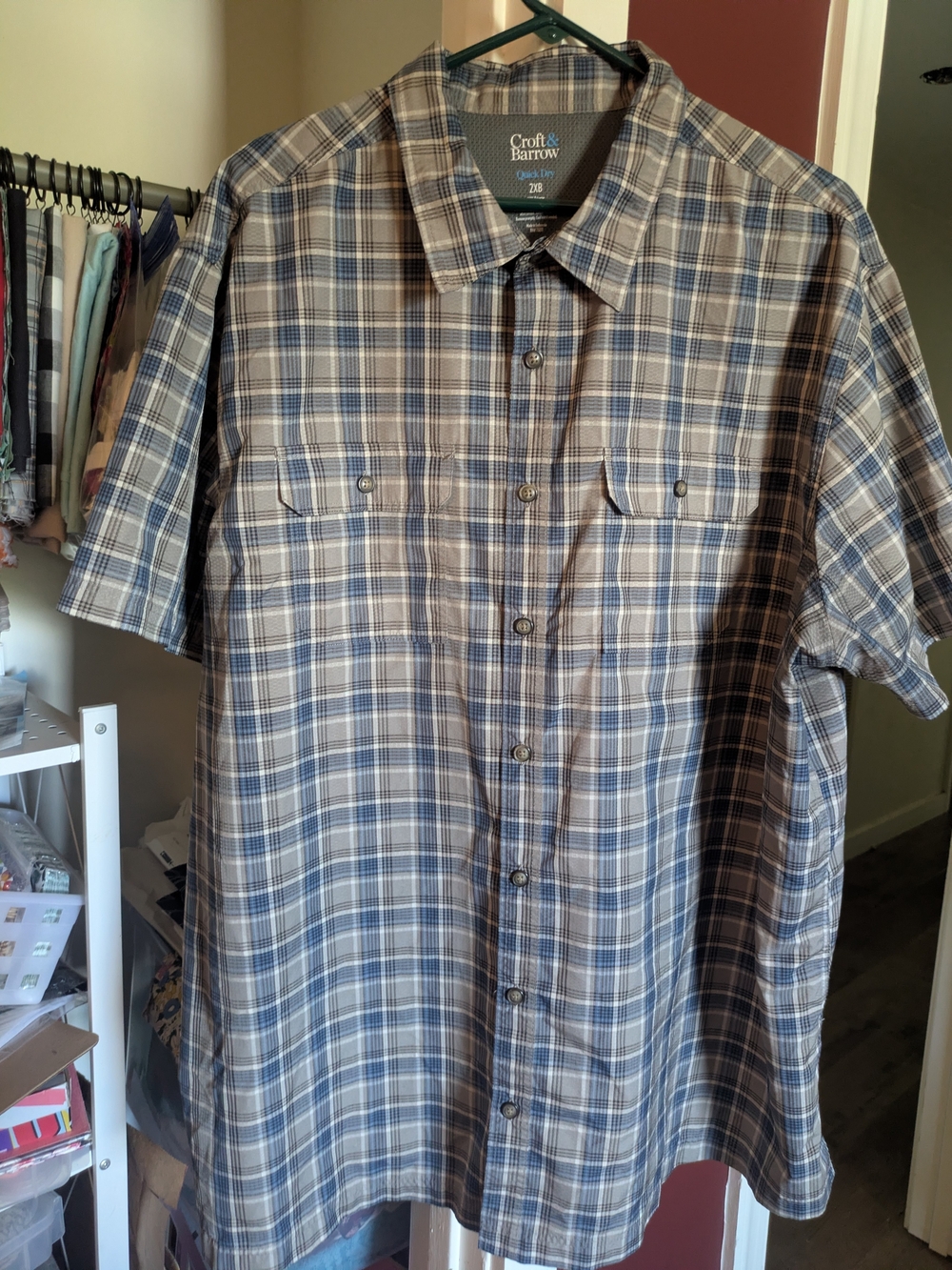 Croft & Barrow Blue and Gray Plaid Short-Sleeve Button-Up Shirt